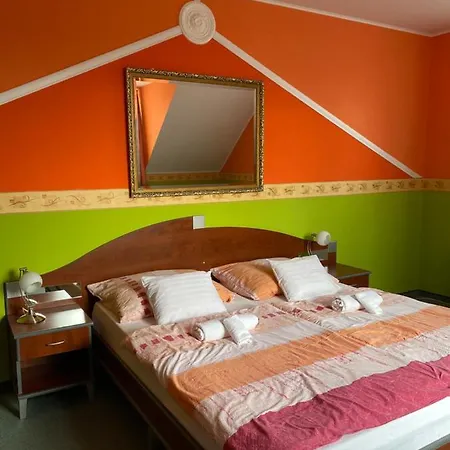 Tiszaparti Rokonok Hotel