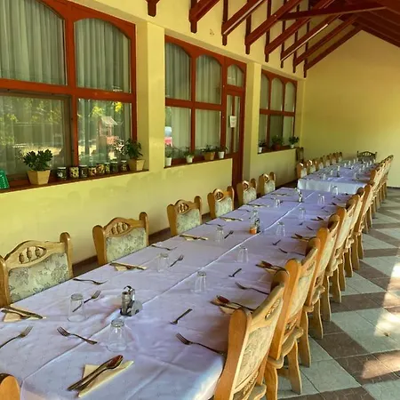 Tiszaparti Rokonok Hotel